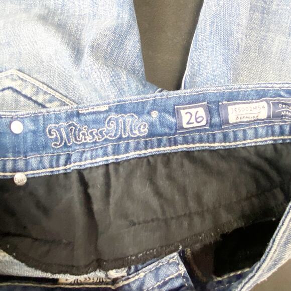 Miss Me US 26 Womens Blue JE5002M54 Rhinestone Mid Rise Denim Bermuda Short - Picture 5 of 9
